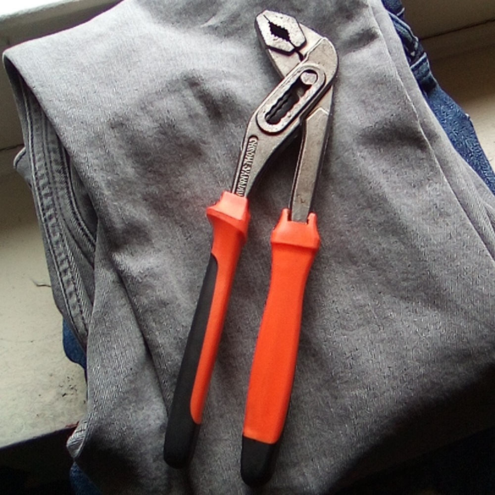 Chrome Vanadium Adjustable Pliars